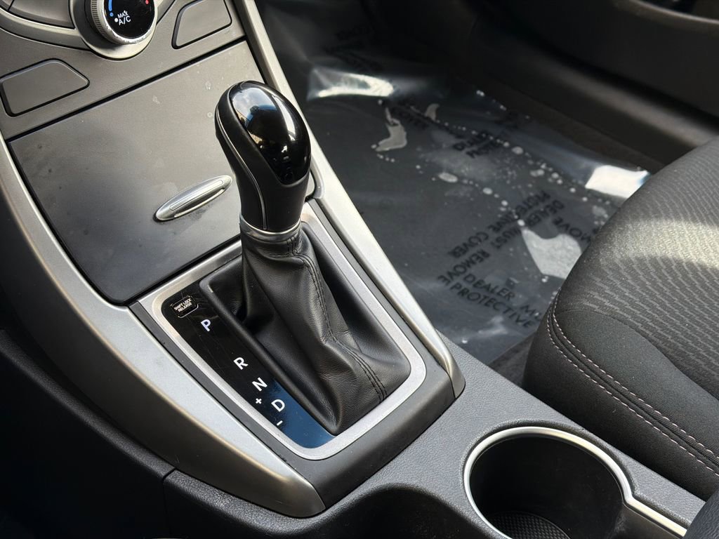 Used 2015 Hyundai Elantra SE w/ Option Group 03 image 26