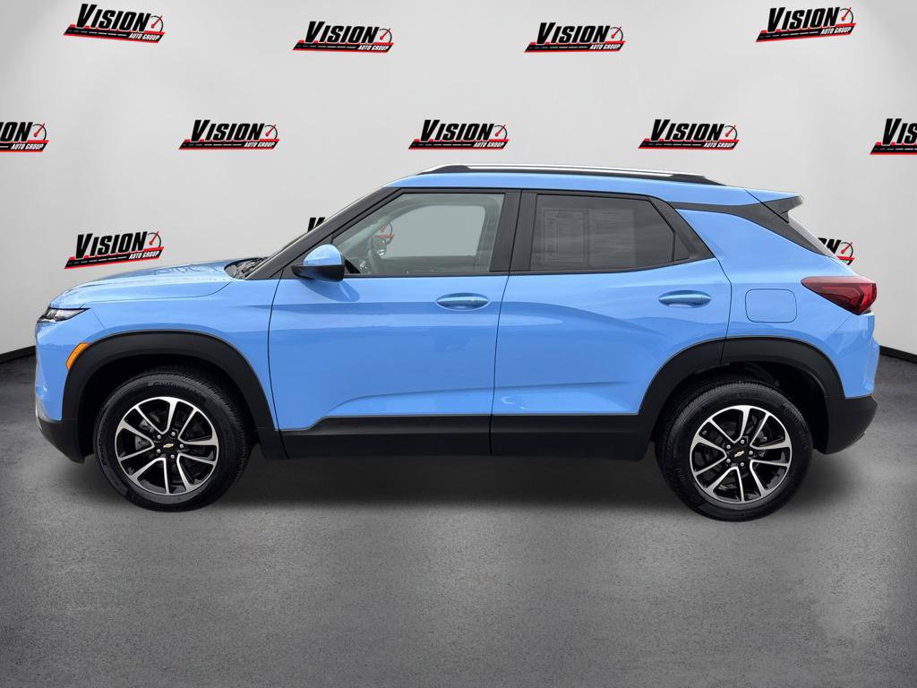 Used 2024 Chevrolet TrailBlazer LT w/ LT Cold Weather Package AWD/4WD image 9