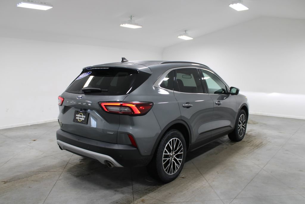 Used 2023 Ford Escape SE w/ PHEV Premium Package image 9