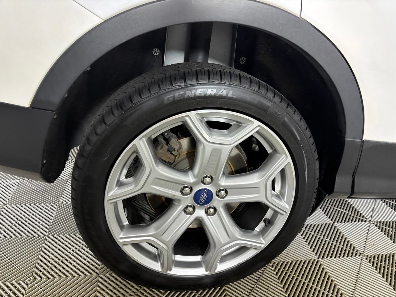 Used 2019 Ford Escape Titanium FWD image 33