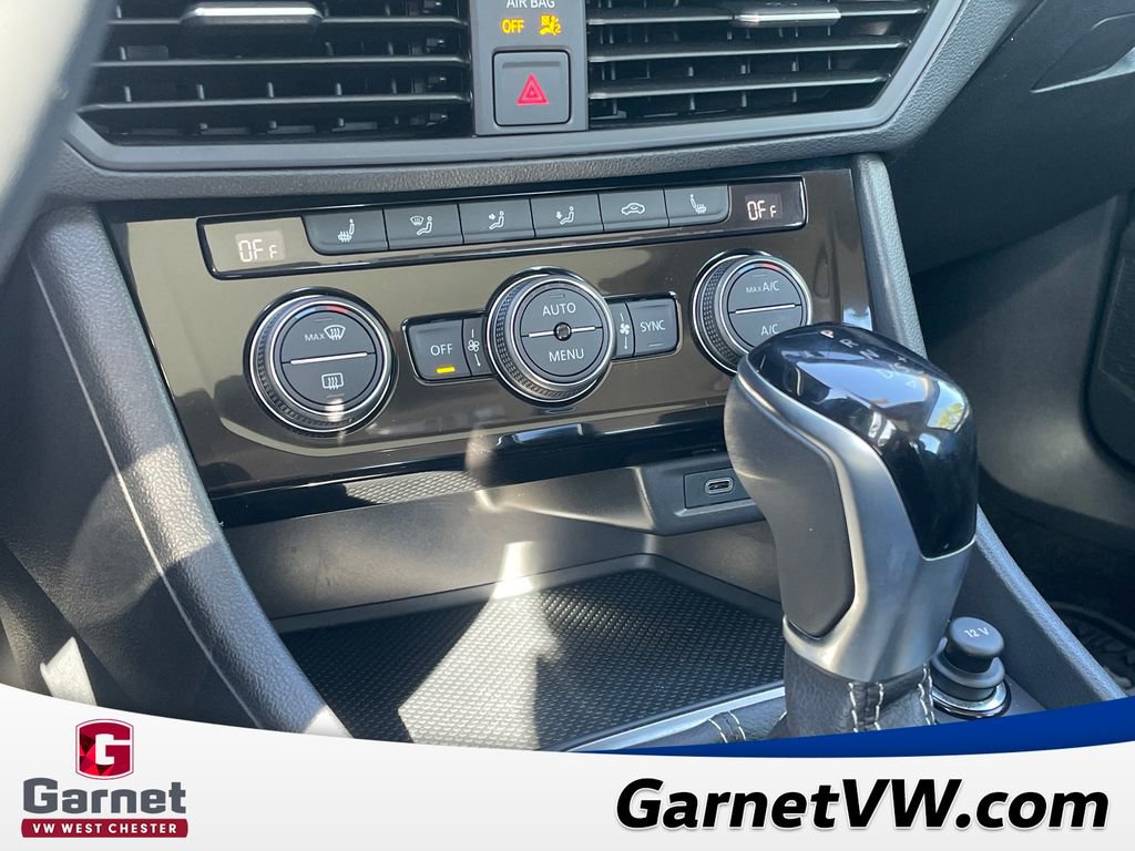 Used 2023 Volkswagen Jetta SE FWD image 12
