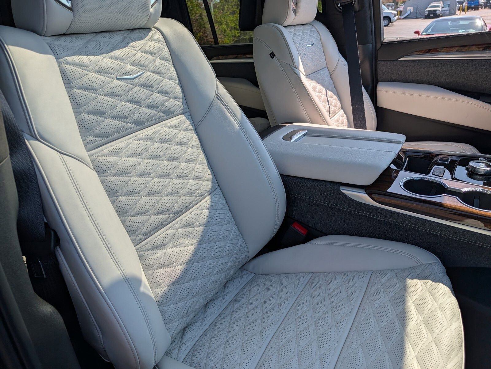 New 2026 Cadillac Escalade ESV Platinum Sport w/ LPO, ONYX Package AWD/4WD image 33