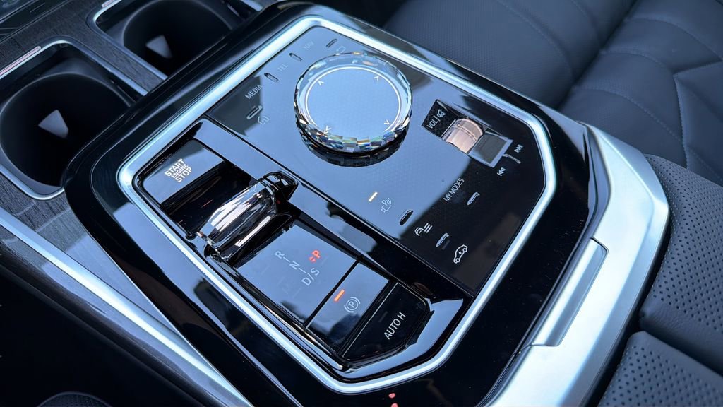 New 2026 BMW 760i xDrive image 27