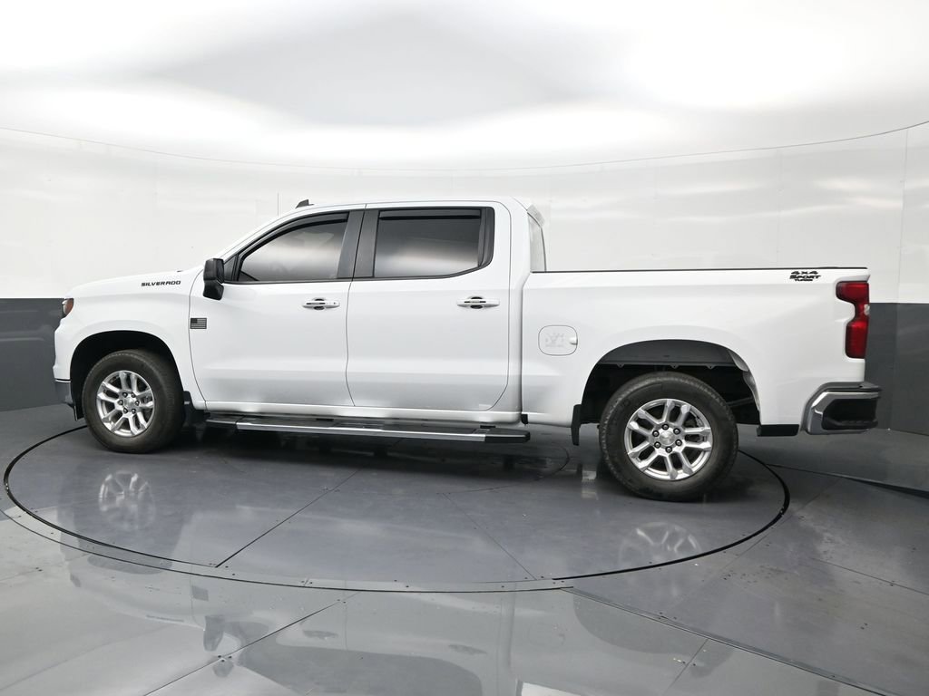 Used 2022 Chevrolet Silverado 1500 LT image 2