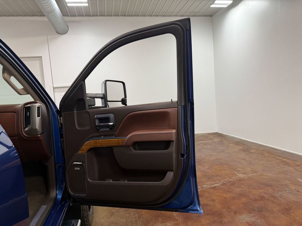 Used 2015 Chevrolet Silverado 2500 High Country w/ Duramax Plus Package image 64