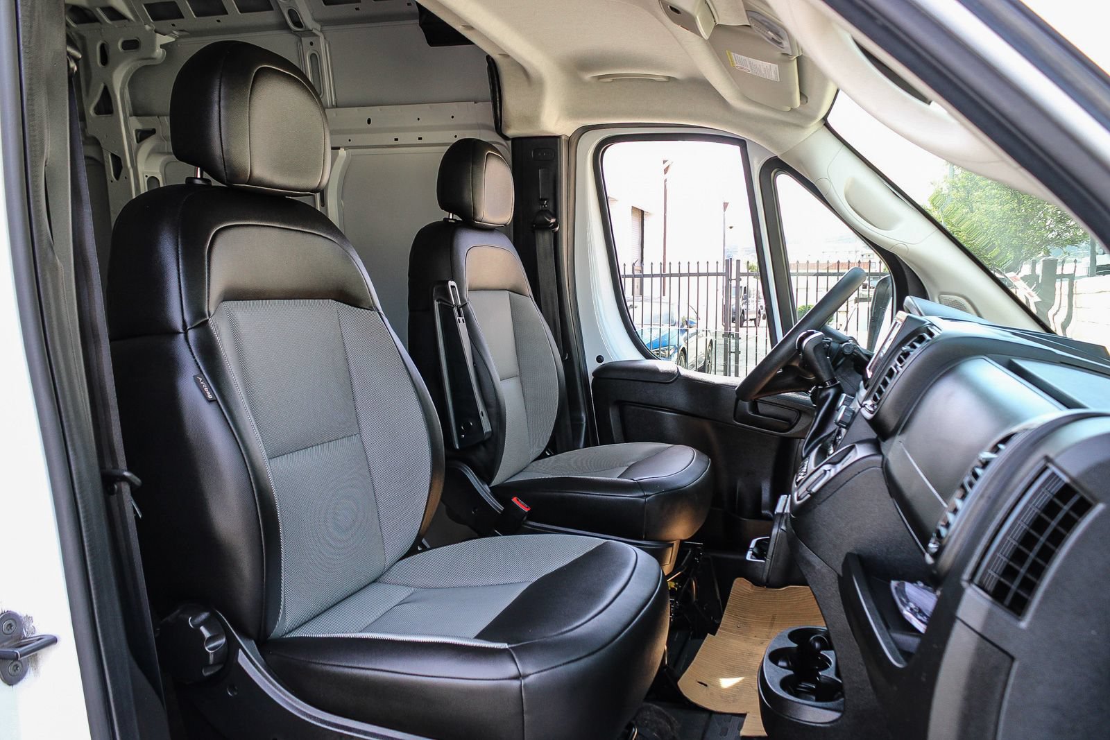 Used 2024 RAM ProMaster 2500 FWD image 18