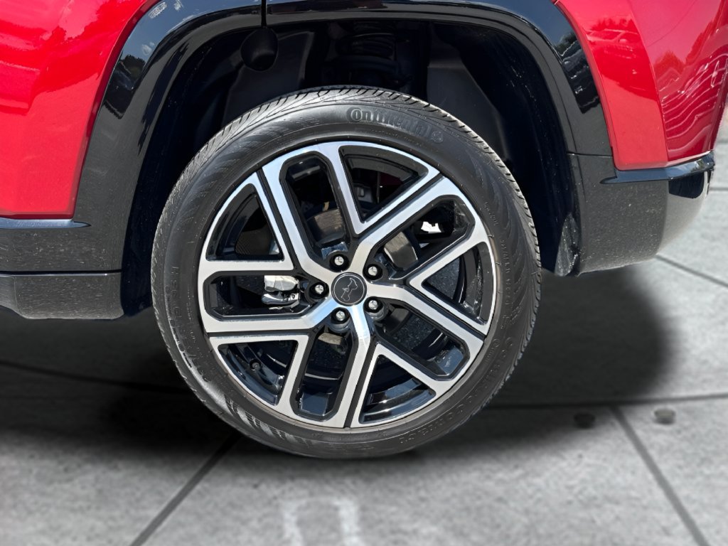 Used 2025 Jeep Compass Limited w/ Elite Group AWD/4WD image 33