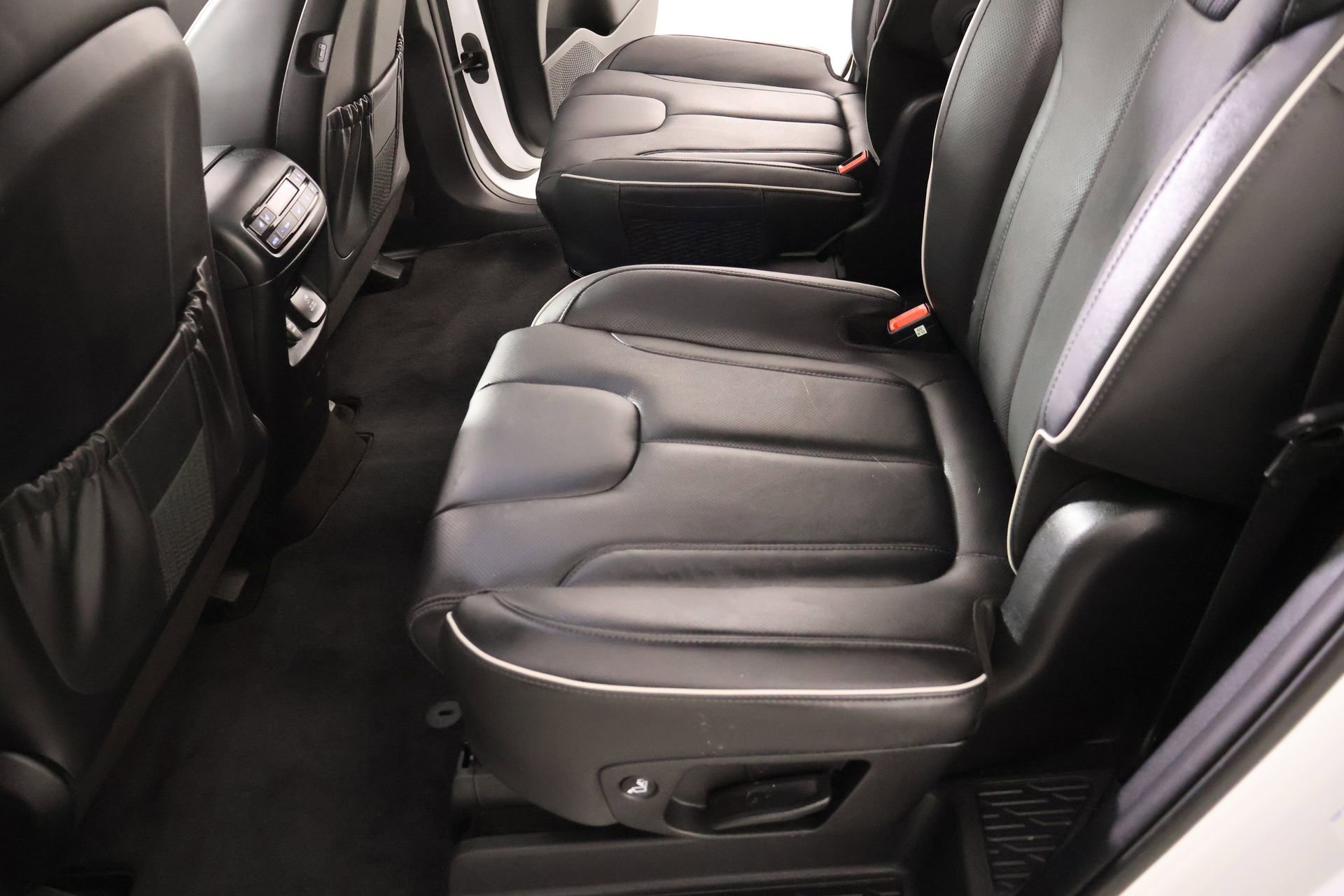 Certified 2025 Hyundai Palisade SEL image 12