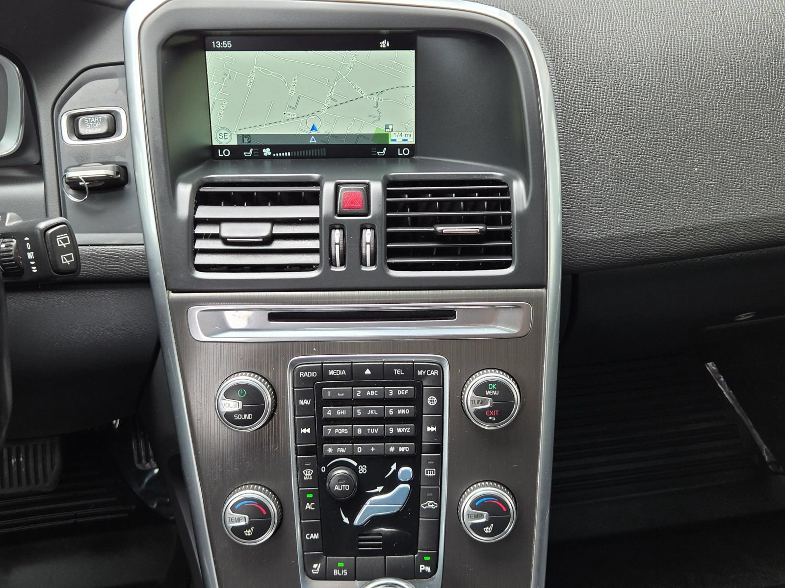 Used 2015 Volvo XC60 T5 AWD/4WD image 26