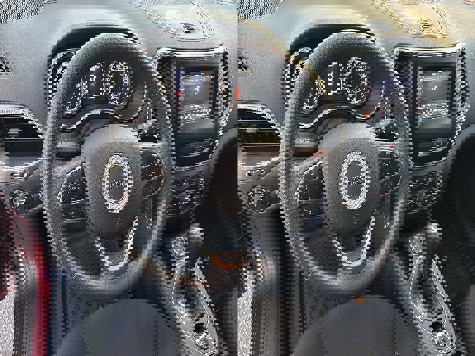 Used 2021 Jeep Cherokee Latitude image 18