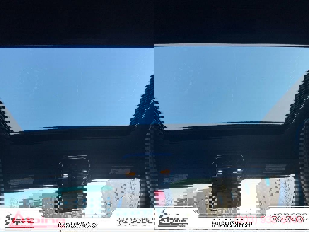 Used 2025 Mercedes-Benz C 300 4MATIC Sedan image 18