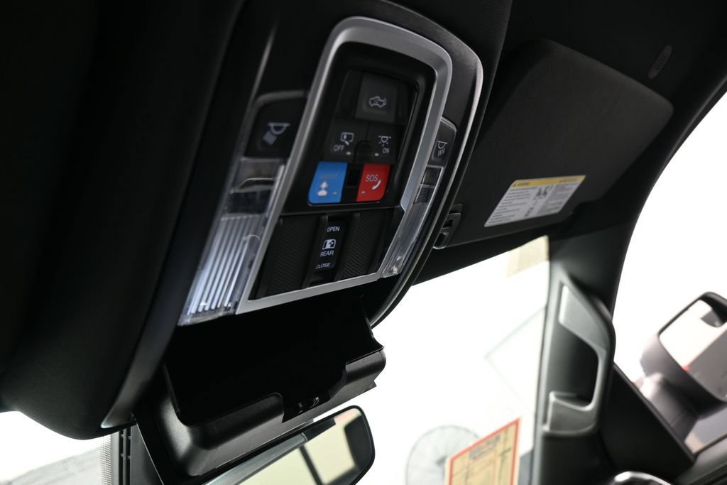 Used 2026 RAM 1500 Laramie AWD/4WD image 32