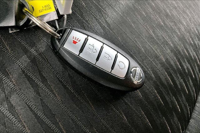 Used 2017 Nissan Rogue SV FWD image 11