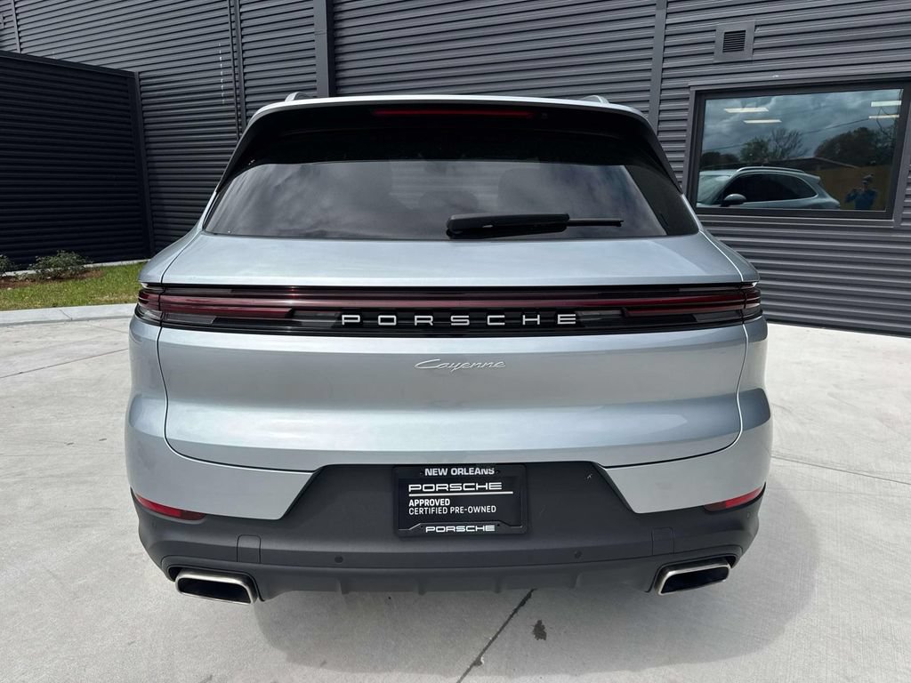 Certified 2025 Porsche Cayenne AWD/4WD image 12