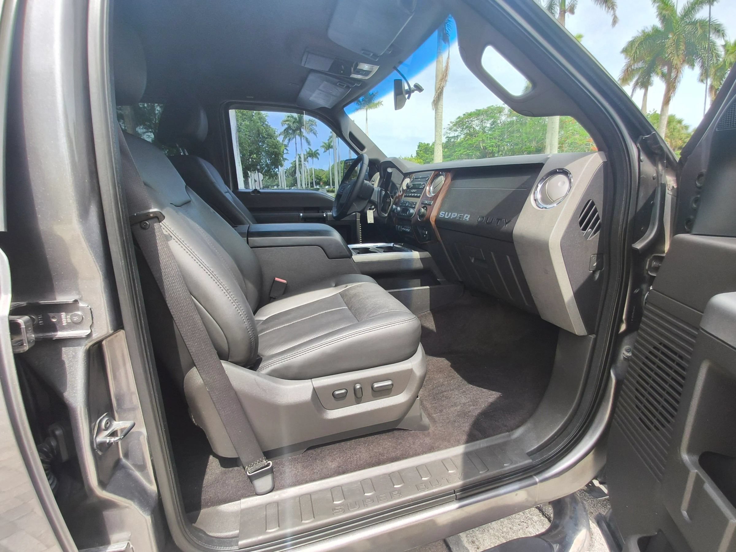 Used 2011 Ford F250 Lariat w/ Lariat Interior Pkg RWD image 31