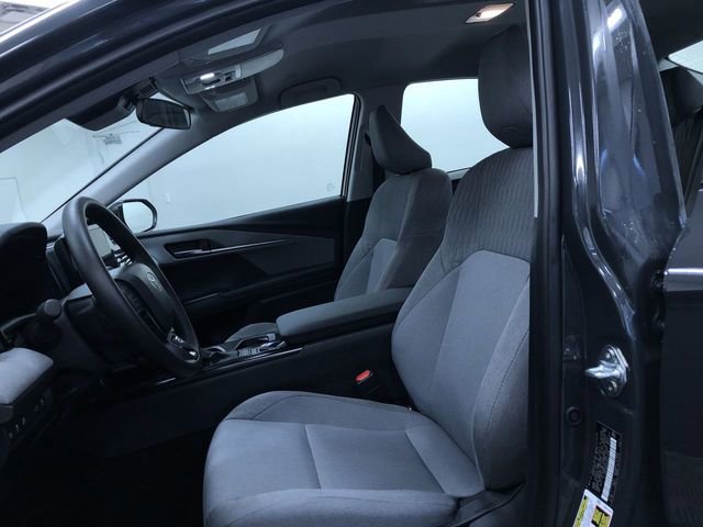 Used 2025 Toyota Camry SE image 18