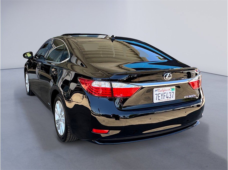 Used 2014 Lexus ES 300h w/ Luxury Package w/Bamboo Trim FWD image 4