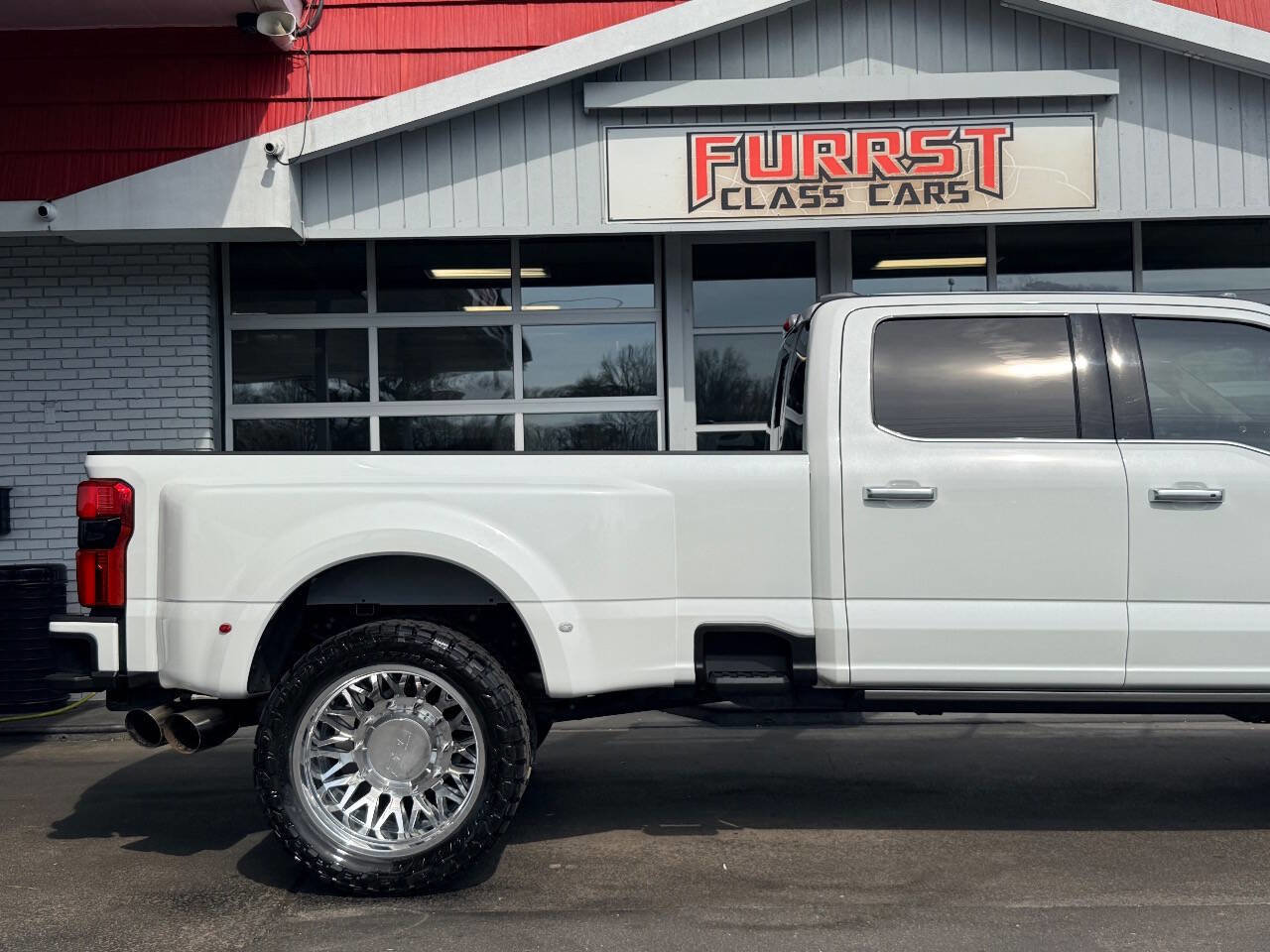 Used 2025 Ford F450 Platinum w/ Platinum Plus Package image 11