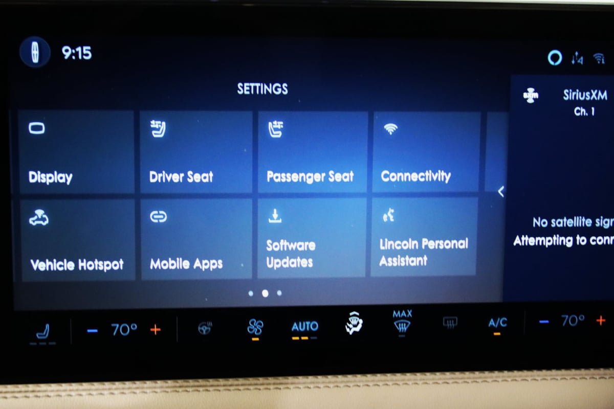 Used 2024 Lincoln Corsair AWD w/ Equipment Group 101A image 39