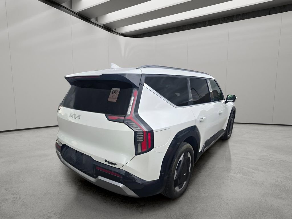 Used 2024 Kia EV9 Land AWD/4WD image 9