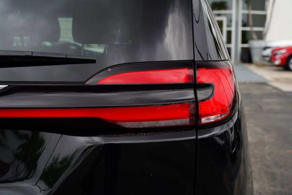 Used 2024 Chrysler Pacifica Touring-L image 20