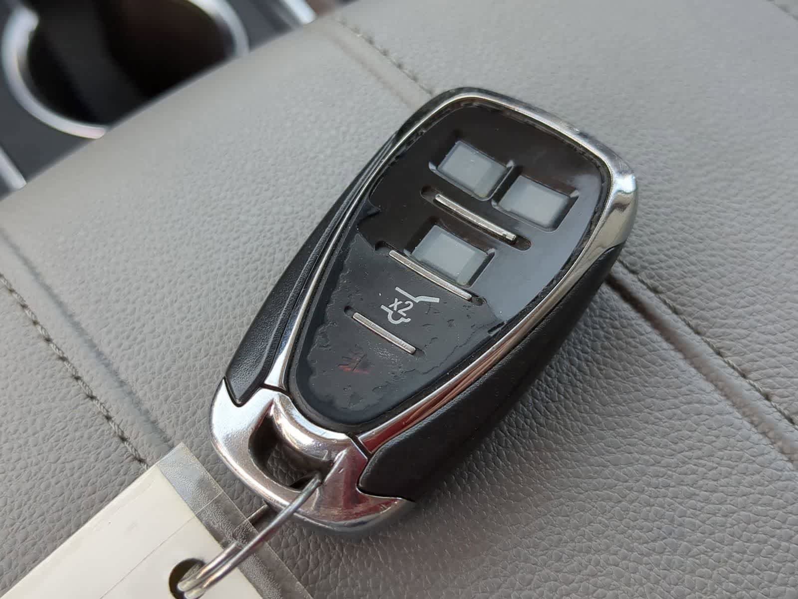 Used 2018 Chevrolet Traverse LT FWD image 32