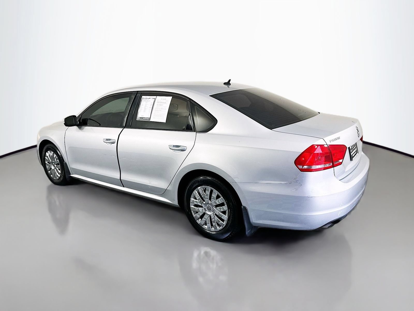 Used 2015 Volkswagen Passat 1.8T S FWD image 5