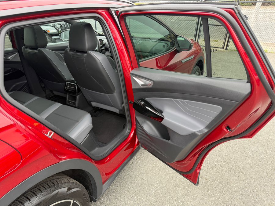 Used 2023 Volkswagen ID.4 Pro S AWD/4WD image 38