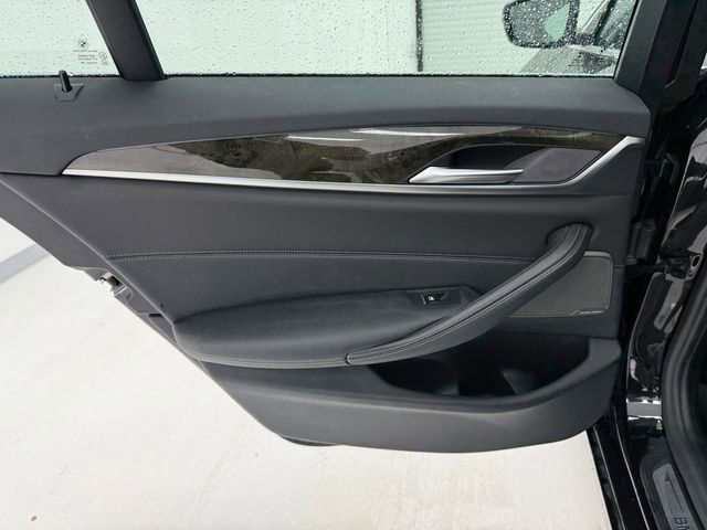 Used 2023 BMW 540i w/ Premium Package RWD image 36