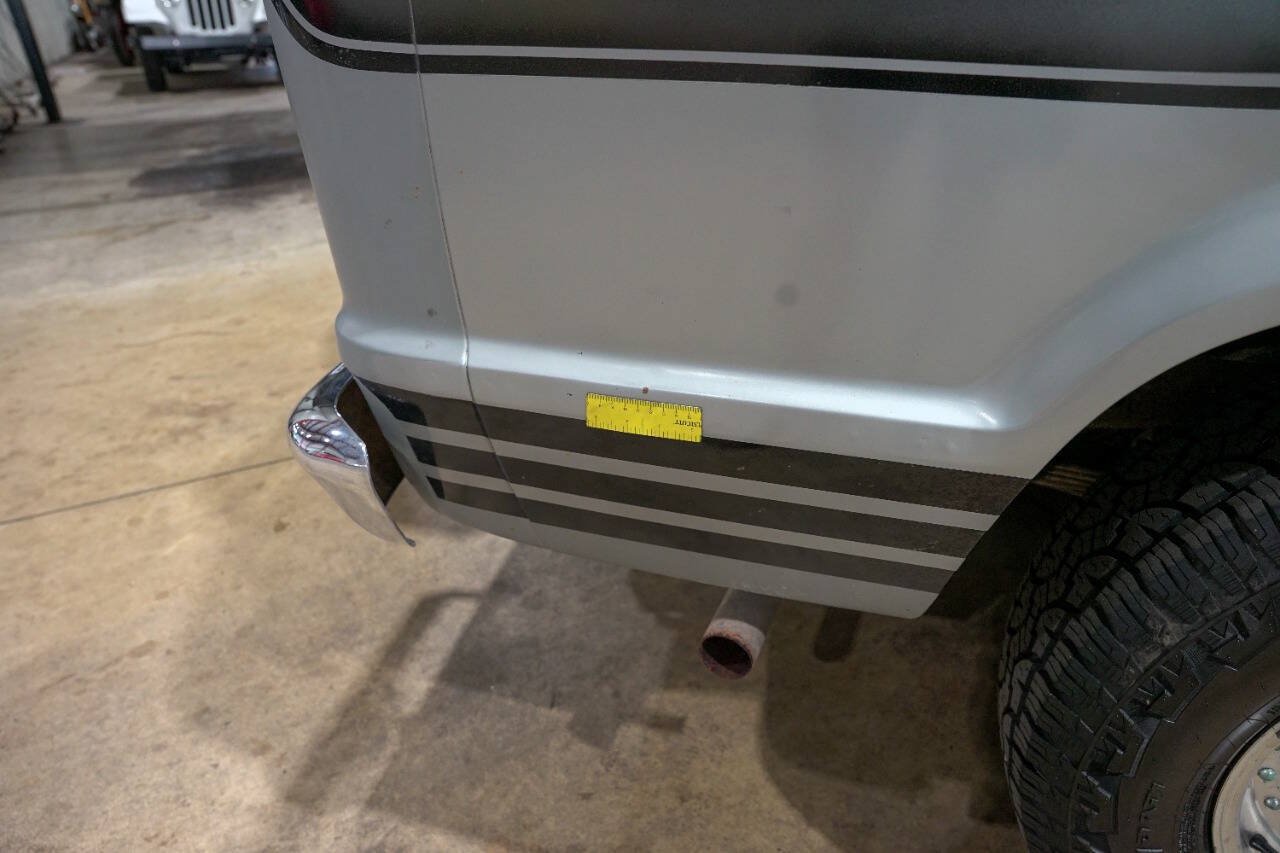 Used 1987 Ford E-150 and Econoline 150 RWD image 39