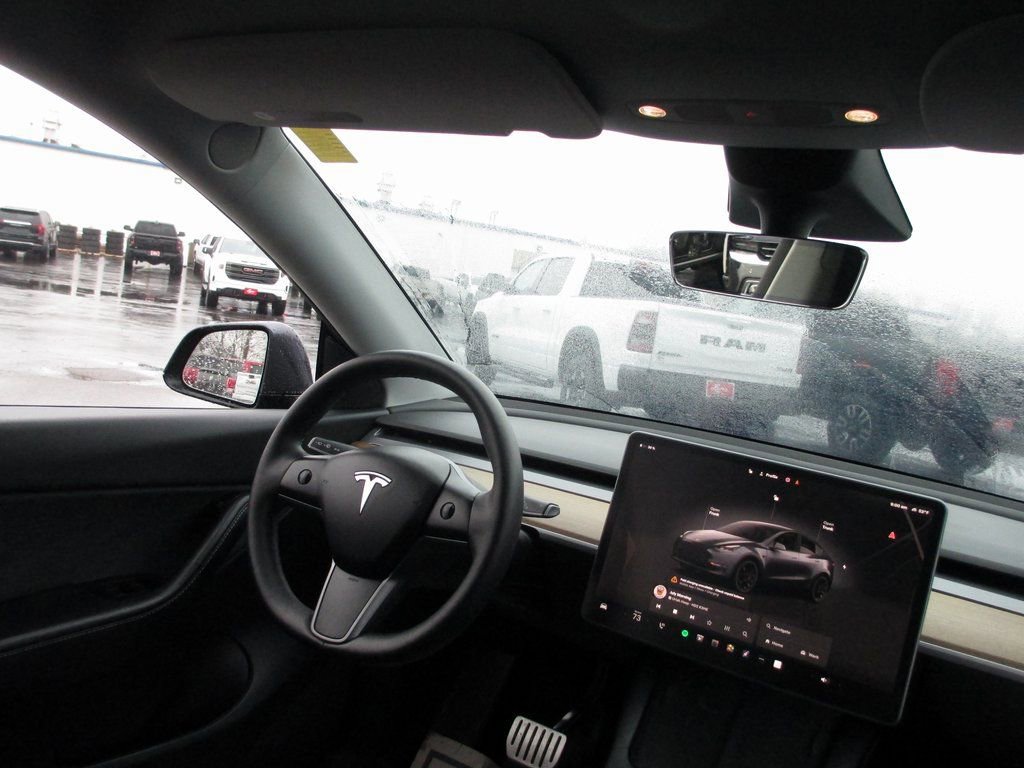 Used 2022 Tesla Model Y Performance image 19