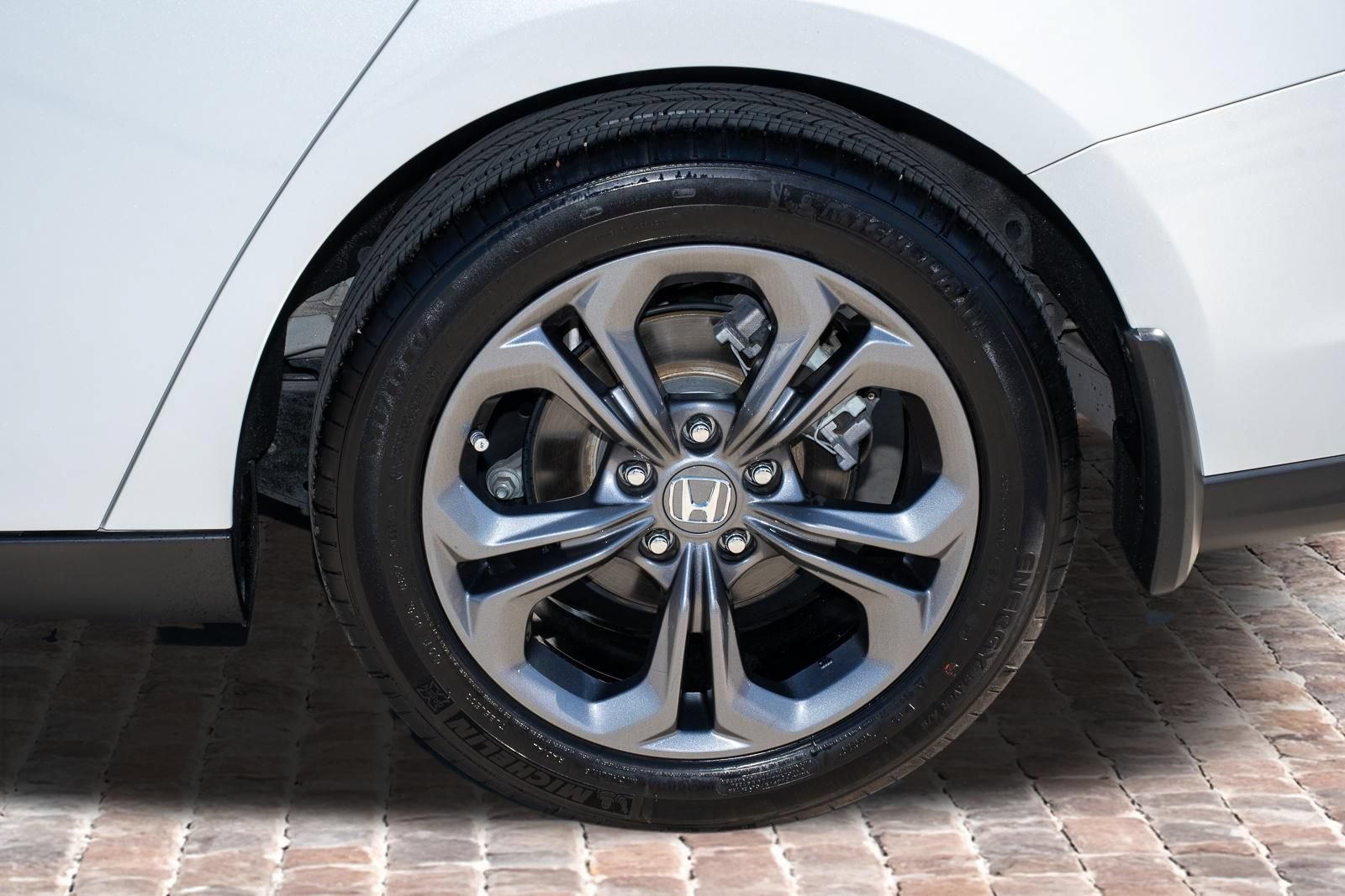 Certified 2023 Honda Accord EX image 40
