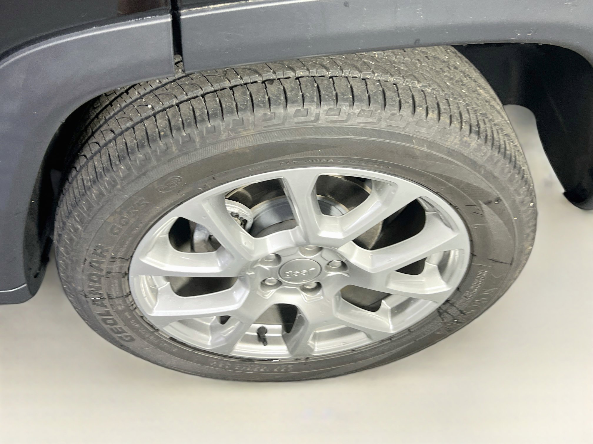 Used 2022 Jeep Compass Latitude w/ Sun and Sound Group AWD/4WD image 31