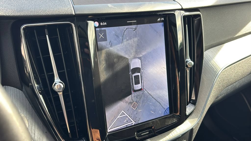 Certified 2025 Volvo XC60 B5 Plus AWD/4WD image 18