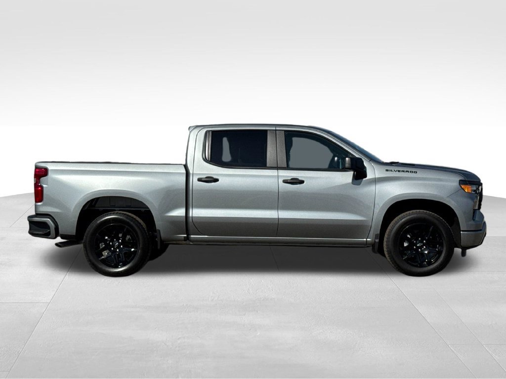 New 2026 Chevrolet Silverado 1500 Custom w/ LPO, Dark Essentials Package RWD image 6
