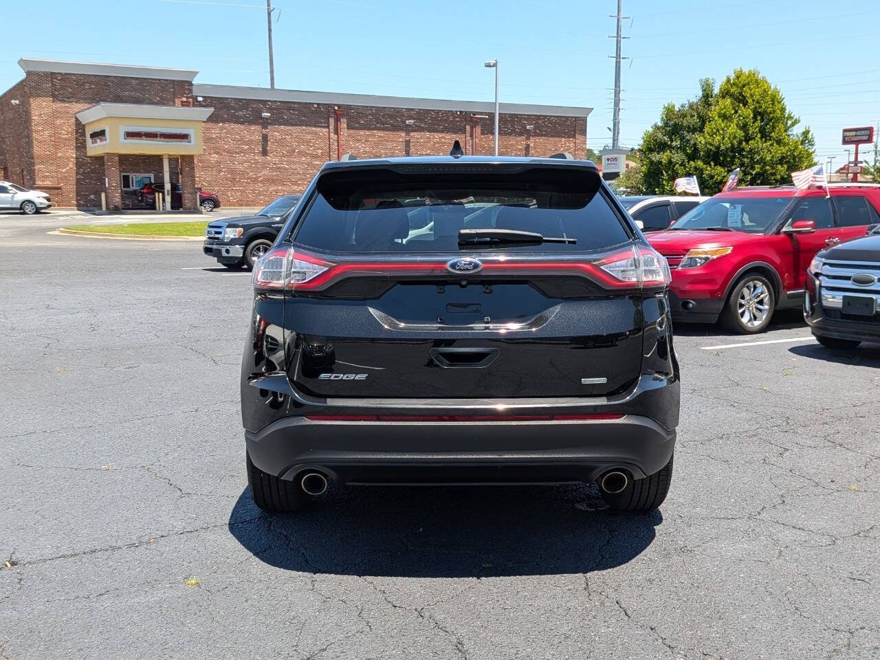 Used 2015 Ford Edge SE w/ Cargo Accessory Package FWD image 7