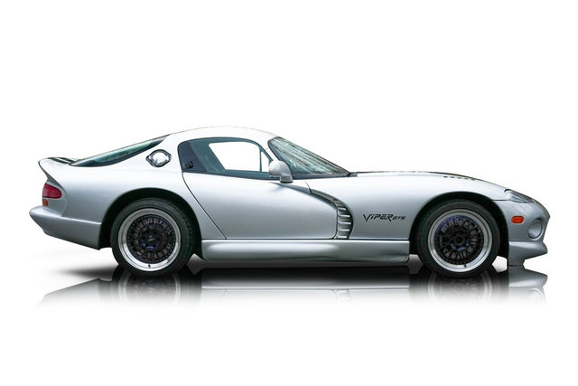 Used 1998 Dodge Viper GTS RWD image 2