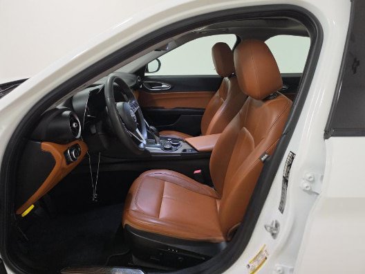 Used 2019 Alfa Romeo Giulia Ti w/ Nero Edizione RWD image 4