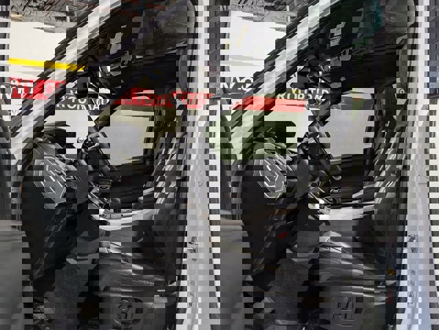 Used 2020 Land Rover Range Rover Sport HSE image 18