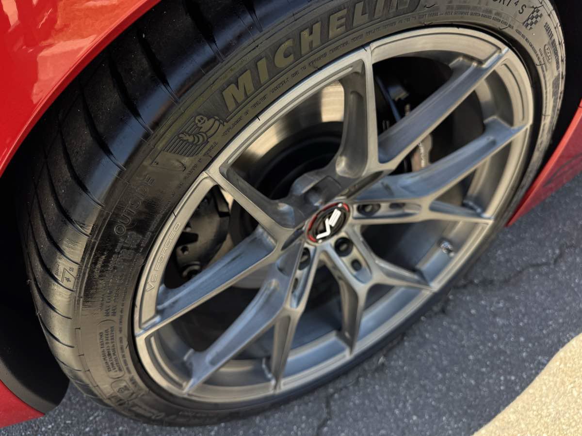 Used 2025 Chevrolet Corvette Stingray Preferred Cpe w/ Z51 Performance Package RWD image 31