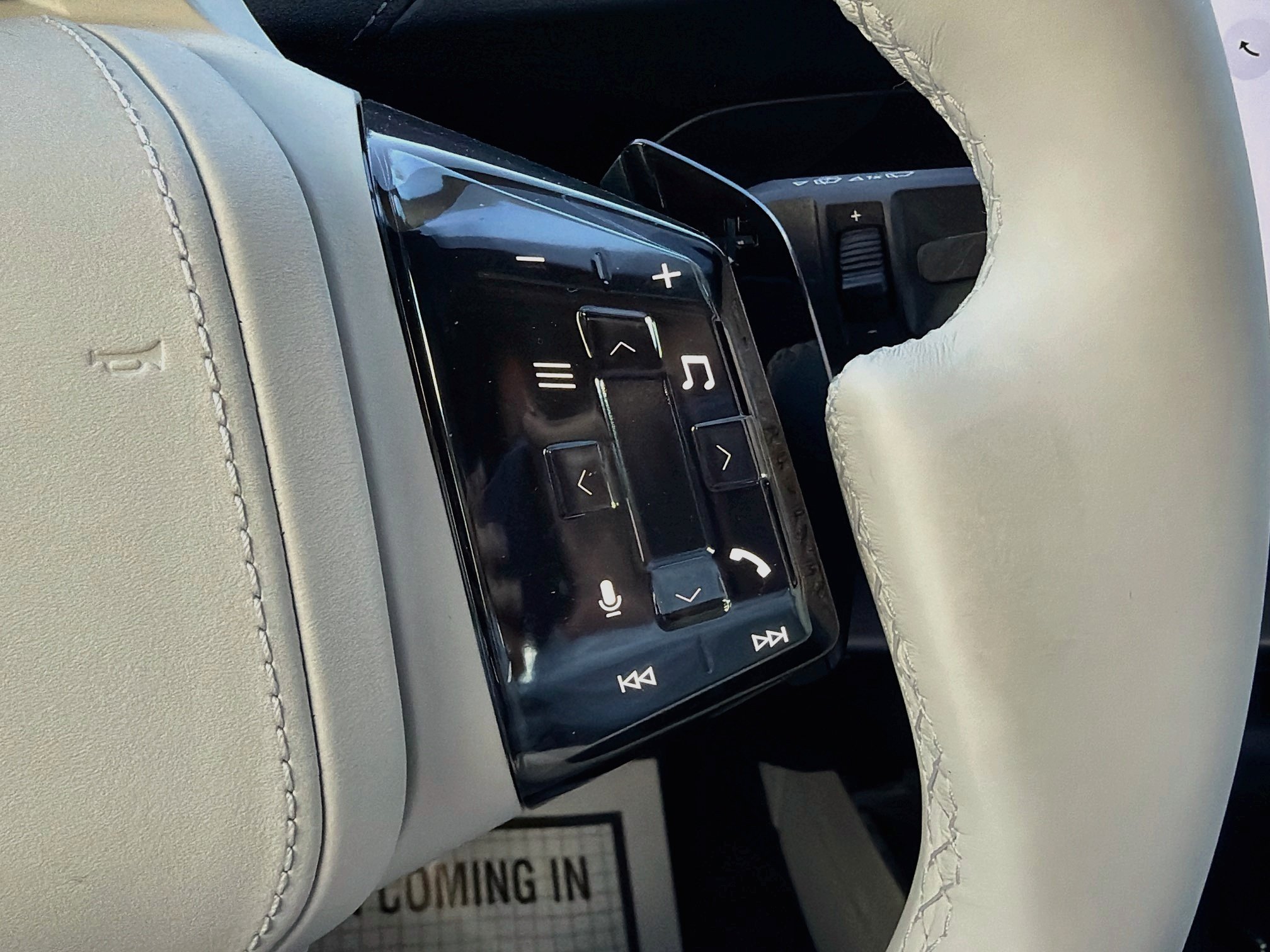New 2027 BMW 740i w/ Executive Package RWD image 39