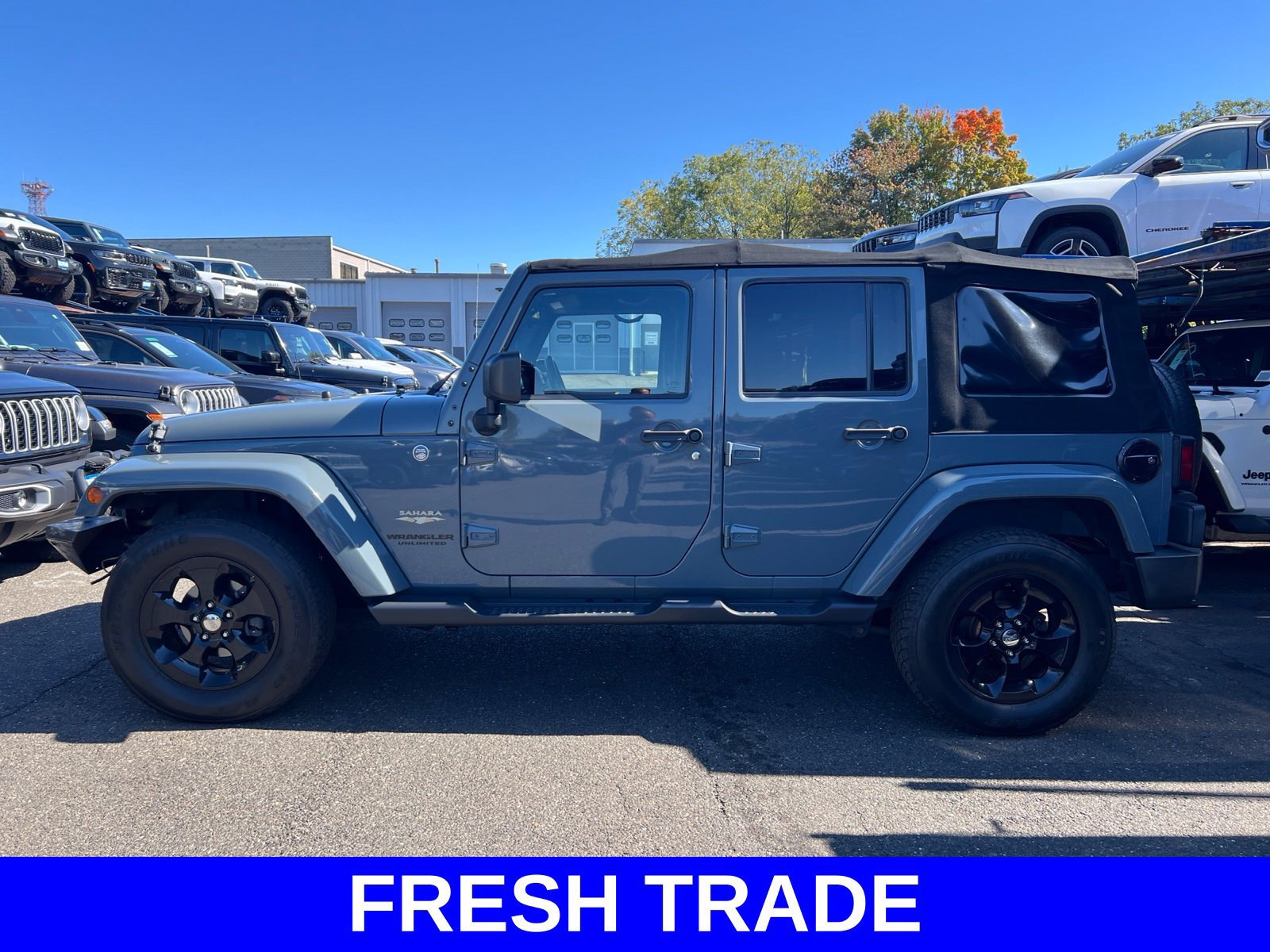 Used 2015 Jeep Wrangler Unlimited Sahara w/ Connectivity Group AWD/4WD image 2