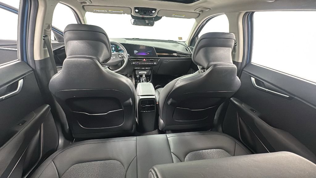 Used 2024 Kia Niro EX Touring image 17