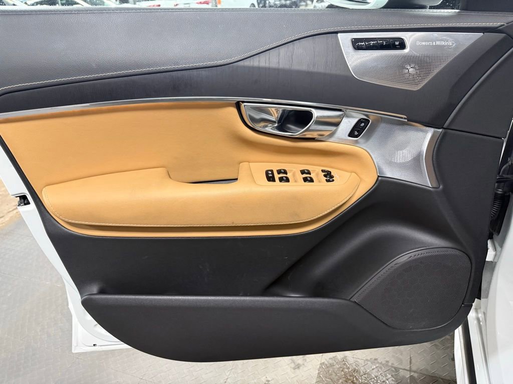 Used 2022 Volvo XC90 T8 Inscription w/ Lounge Package image 8