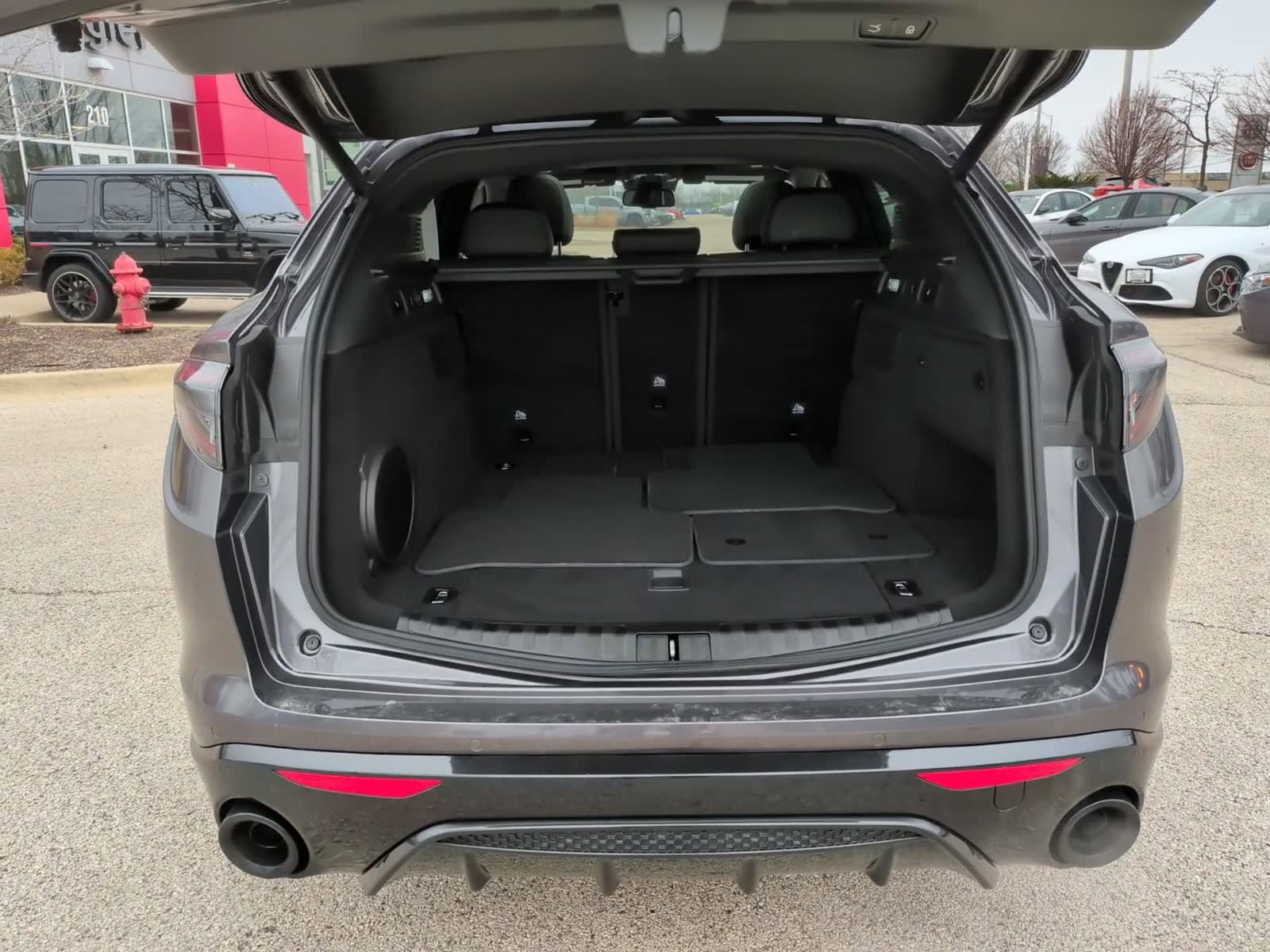 Used 2024 Alfa Romeo Stelvio Veloce AWD/4WD image 11