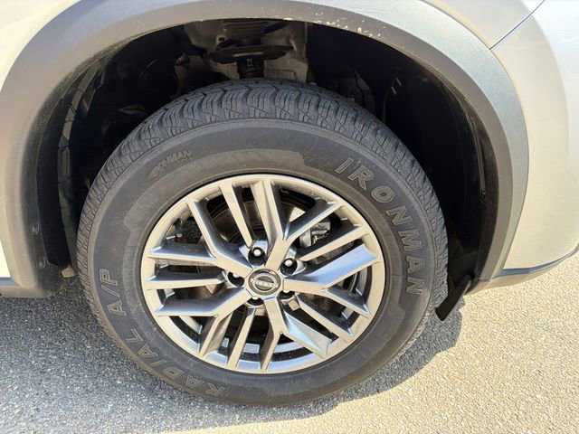 Used 2024 Nissan Rogue S image 12