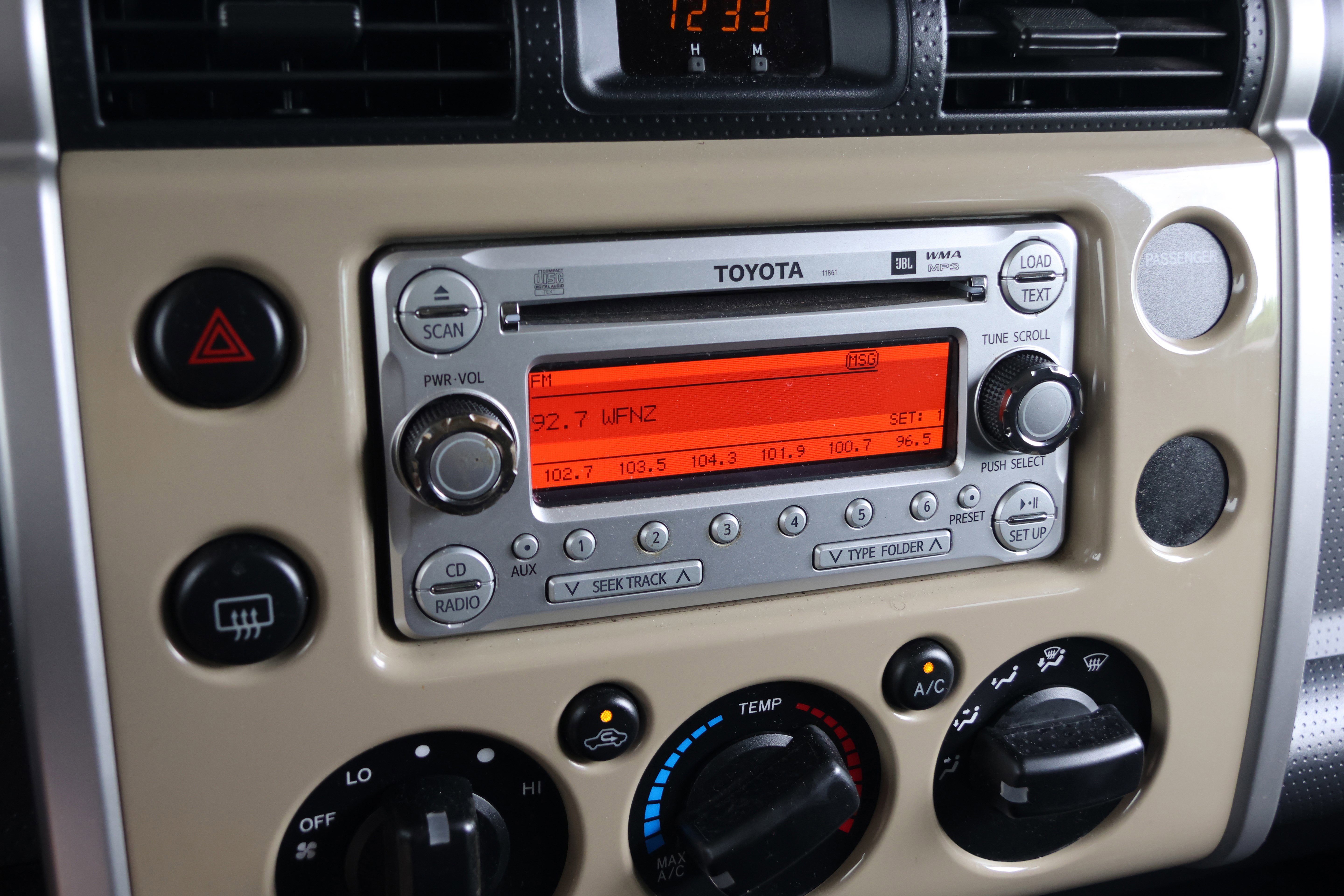 Used 2012 Toyota FJ Cruiser 4WD w/ Upgrade Pkg image 24