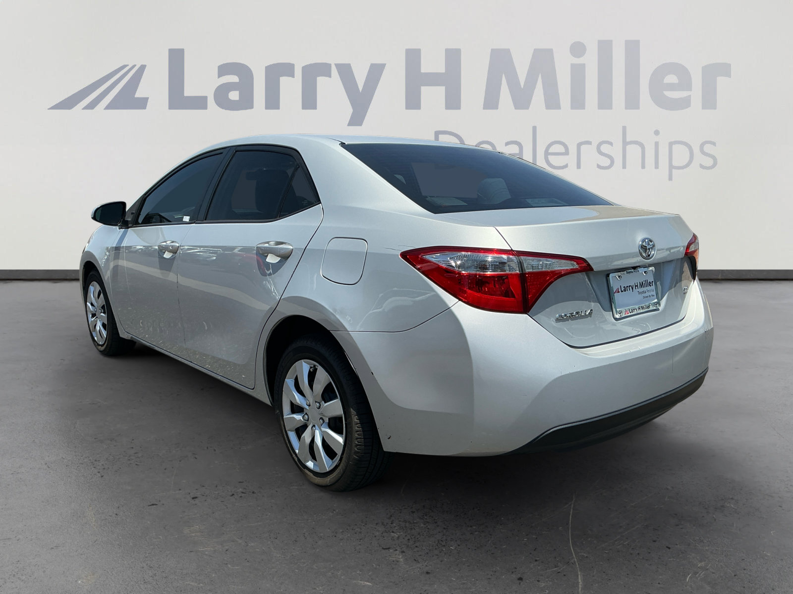 Used 2014 Toyota Corolla LE FWD image 3