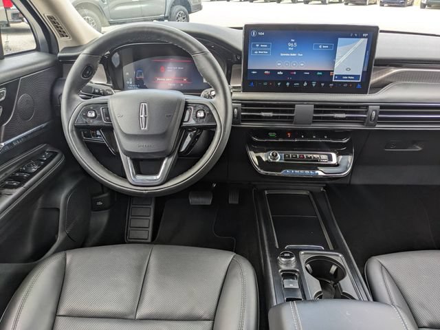 Used 2025 Lincoln Corsair Reserve FWD image 16