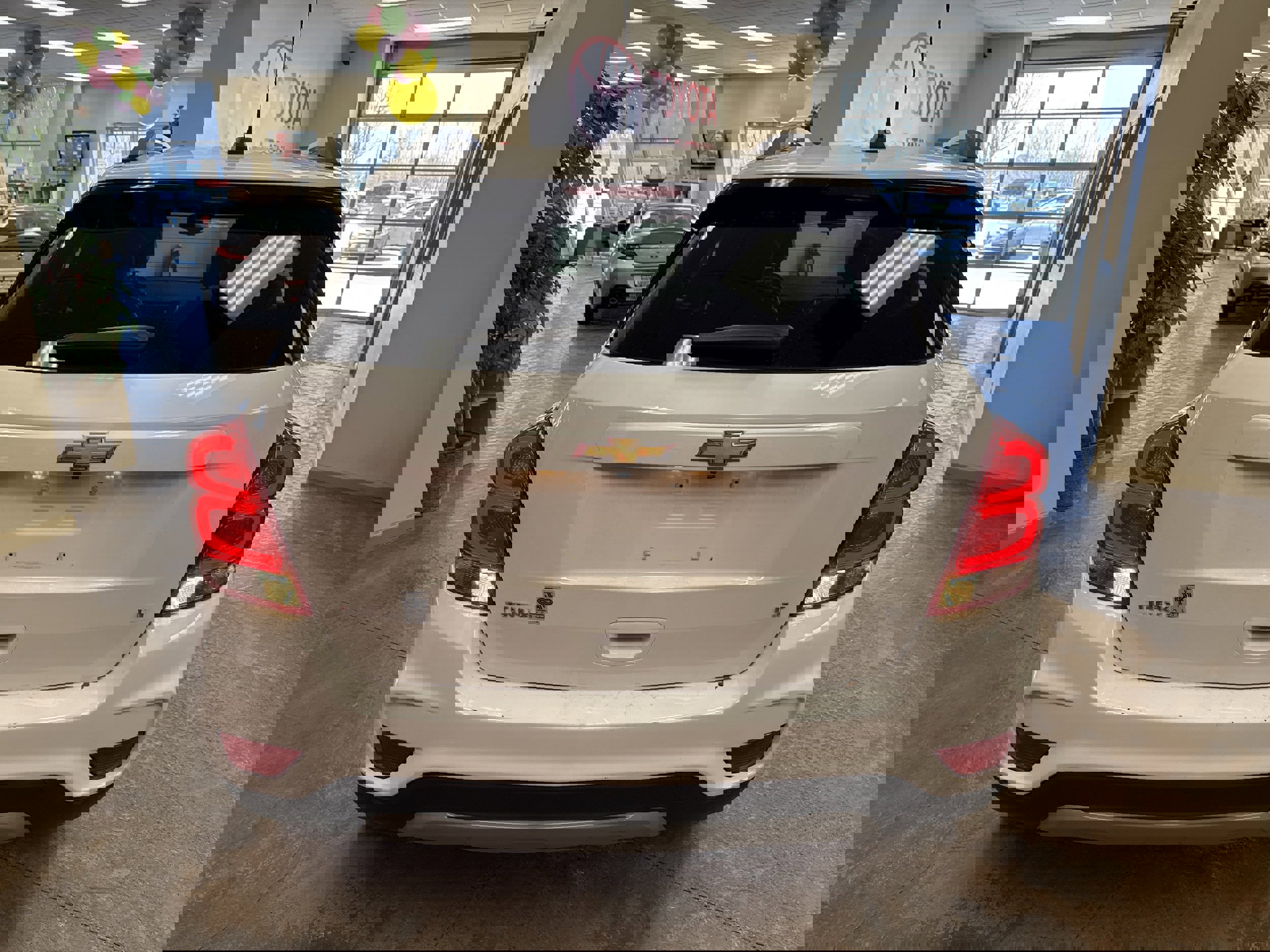 Used 2018 Chevrolet Trax LT w/ LT Convenience Package FWD image 8